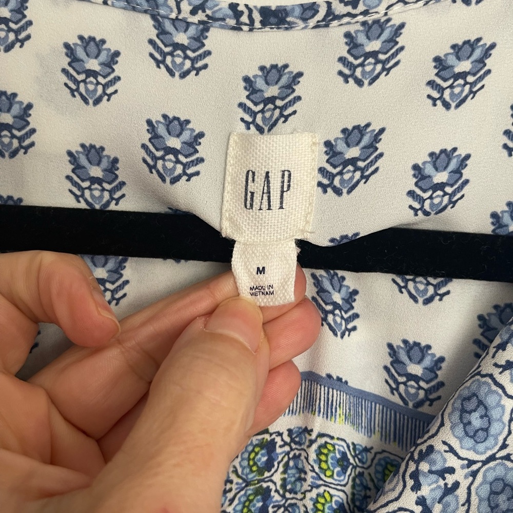 Gap Blue And White Patterned Blouse - image 4